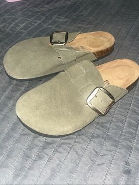 Project Cloud footed clogs